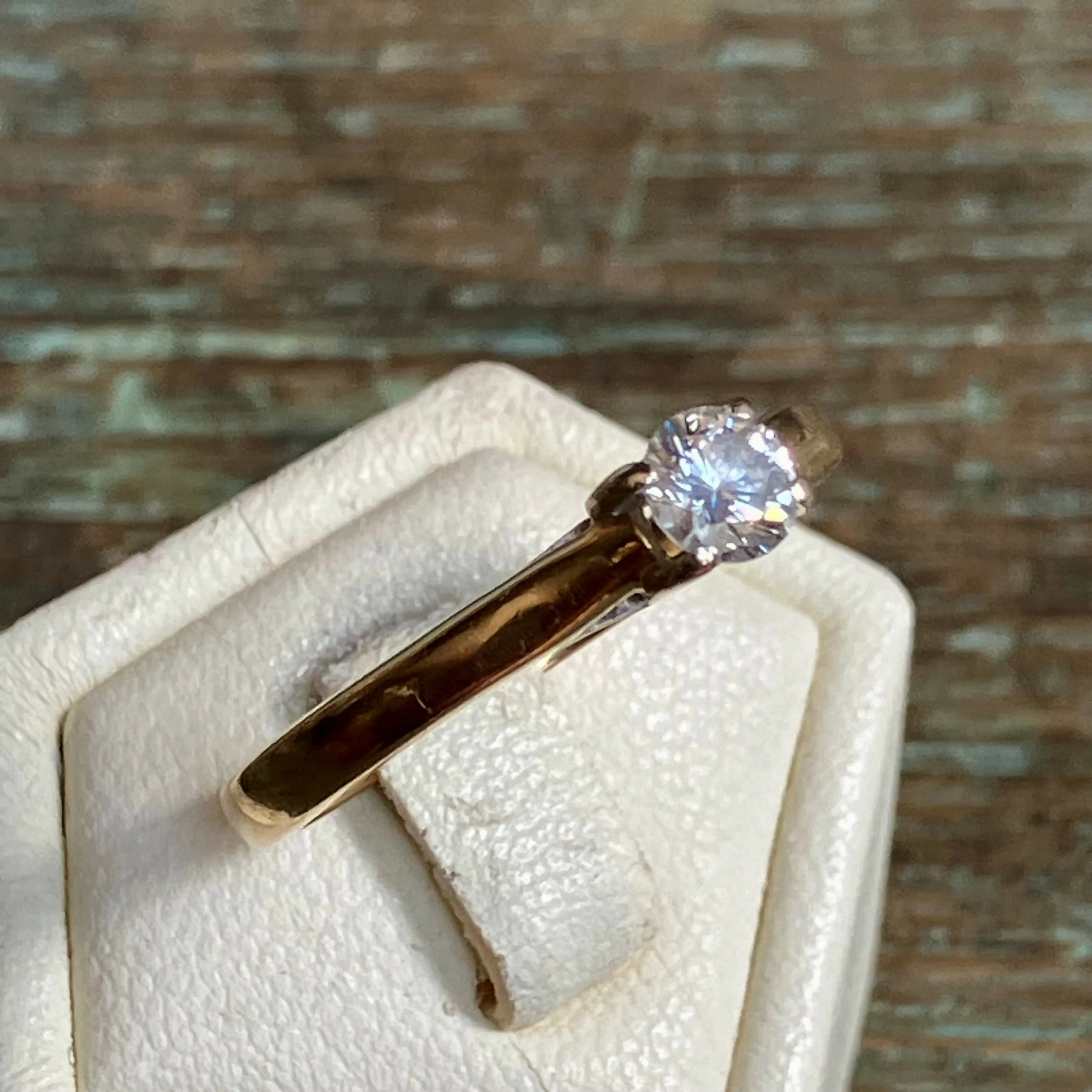 18ct Gold Solitaire Diamond Ring | Size O | Rare Hidden Diamond