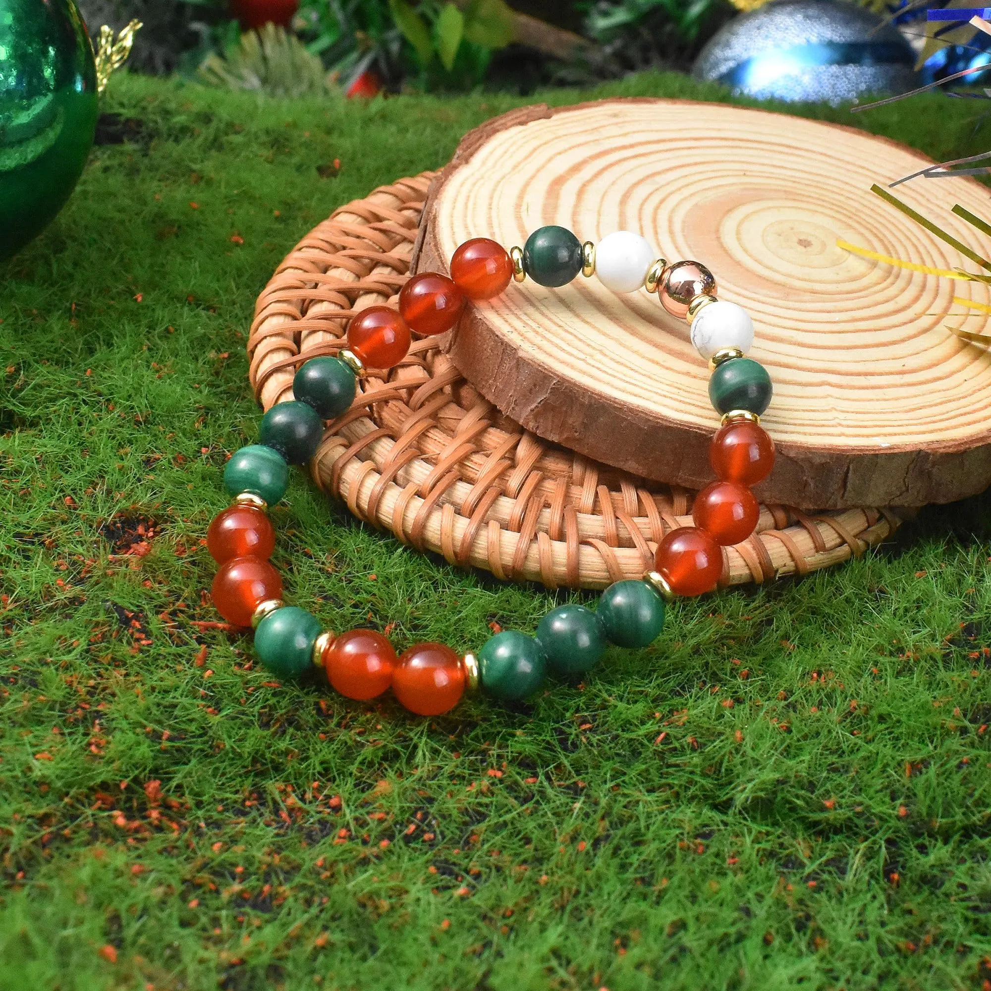 Ayriwoyi Christmas Bracelet Malachite Bracelet Healing Crystal Stone Bracelet Red and Green Bracelets Carnelian Stone Beaded Bracelet for Women Christmas Gifts for Women