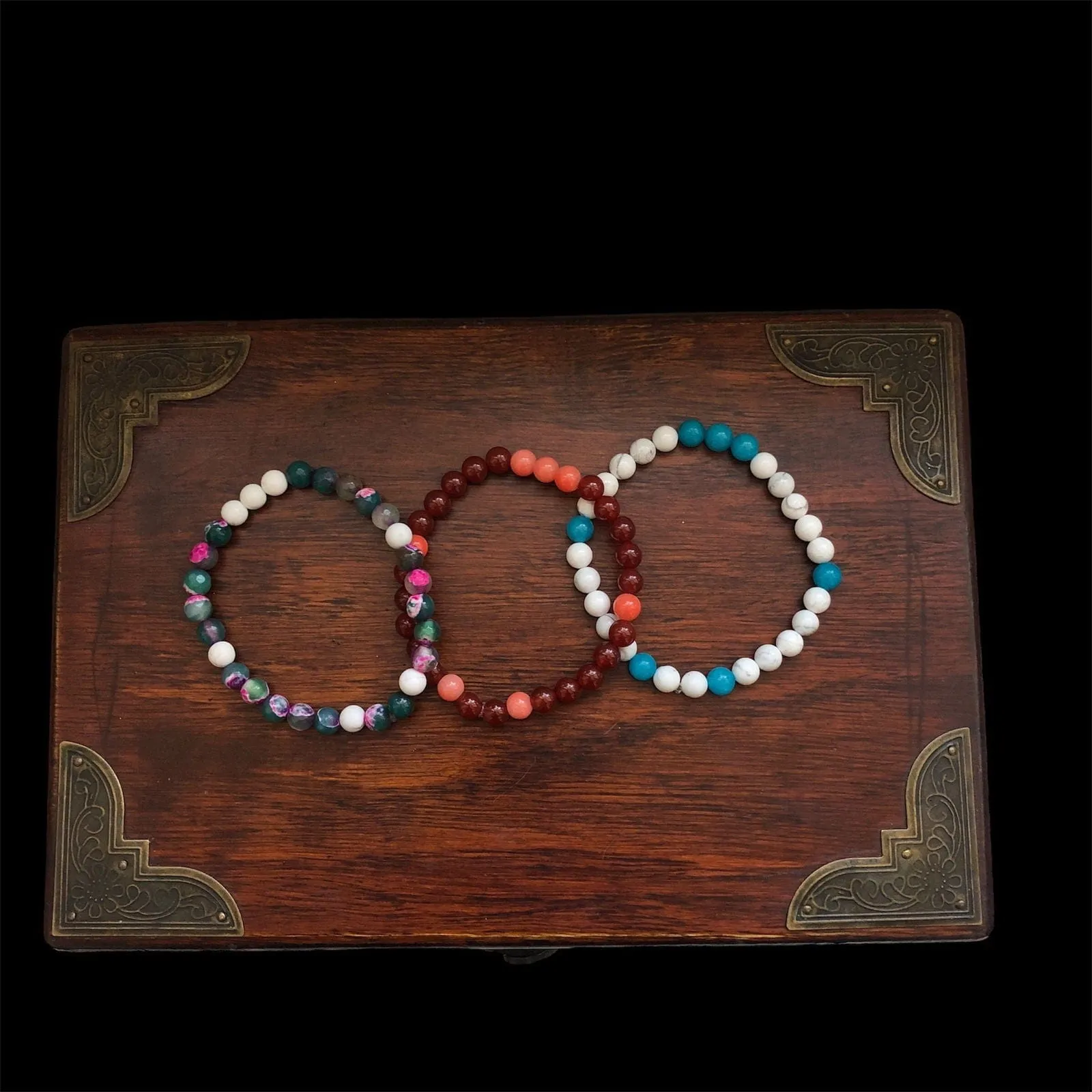 Blue Agate and Howlite Beaded Bracelet