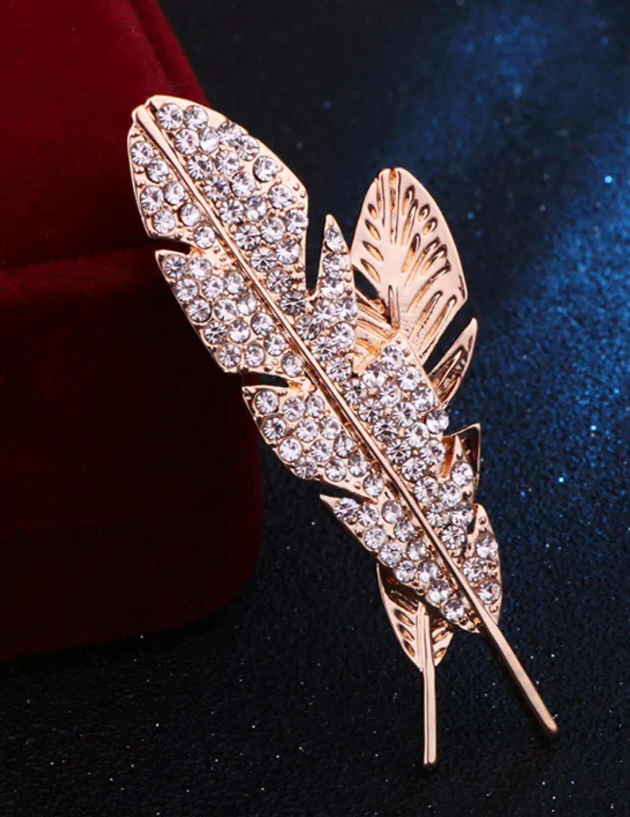 Feather leaf brooch stunning gold silver plated vintage look diamonte pin ggg62