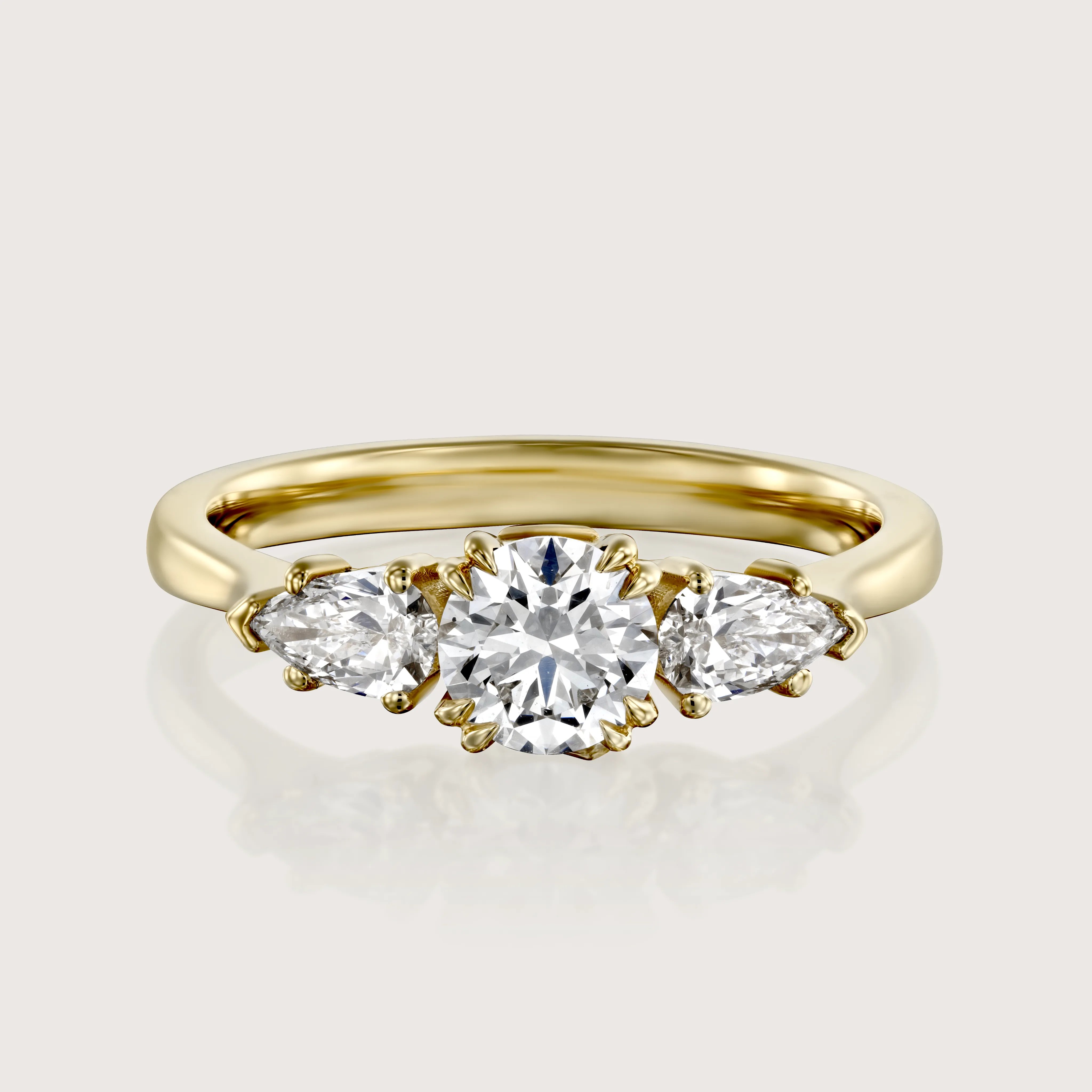 The Emma Ring White diamonds 5mm