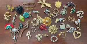 Vintage Brooch Pin Scarf Clip Lot Sarah Coventry Carolee Coro Avon