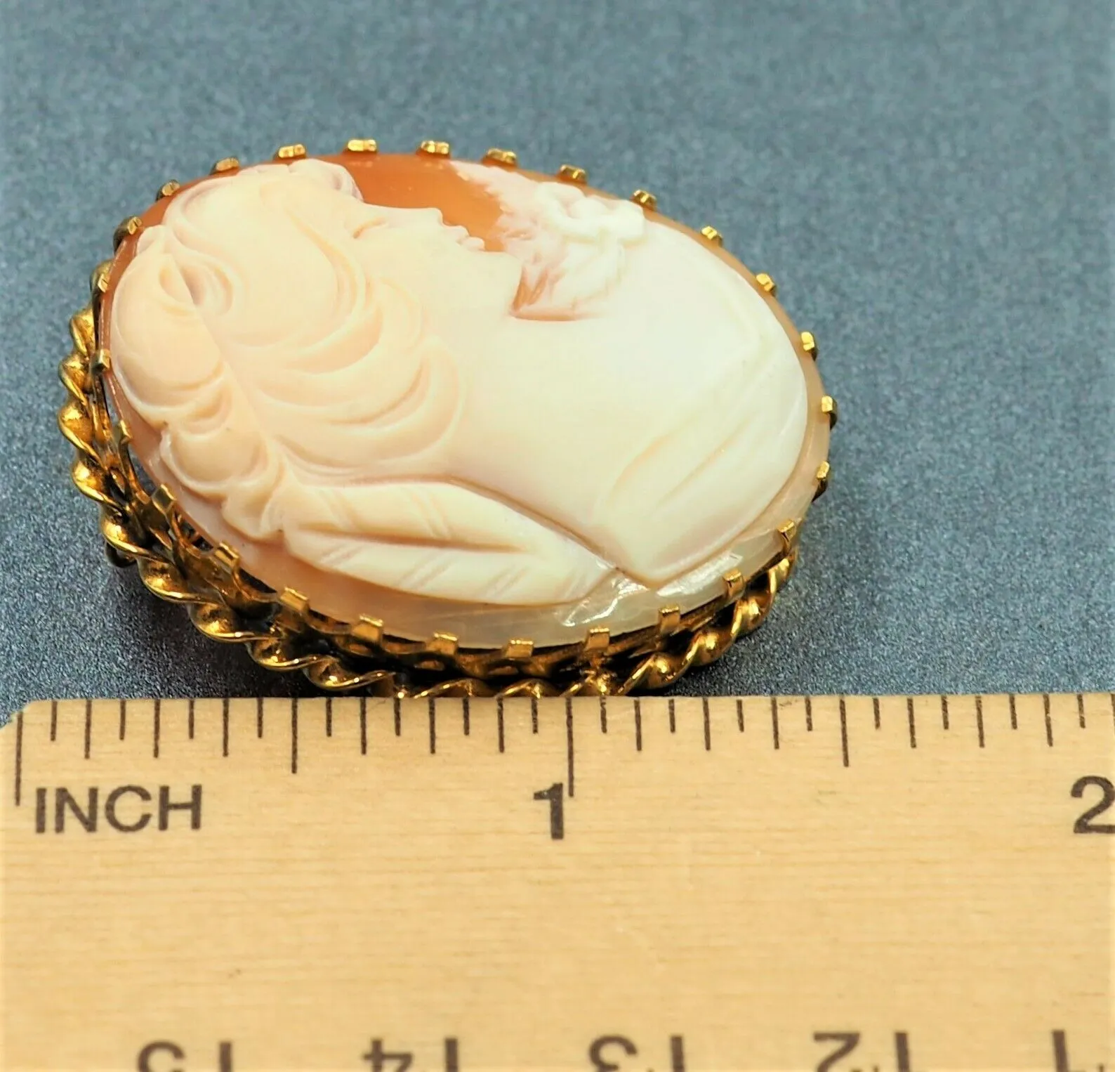 Vintage Gold Plated Cameo Brooch