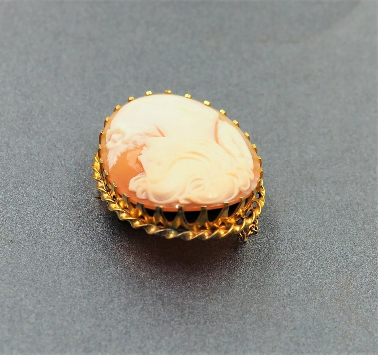 Vintage Gold Plated Cameo Brooch