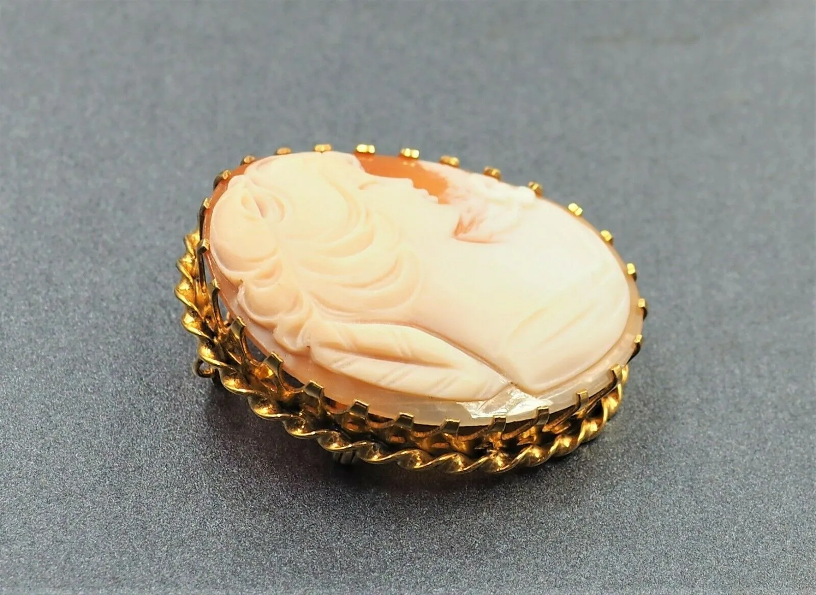 Vintage Gold Plated Cameo Brooch