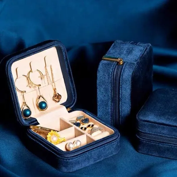 Vintage-Inspired Portable Velvet Travel Jewelry Box