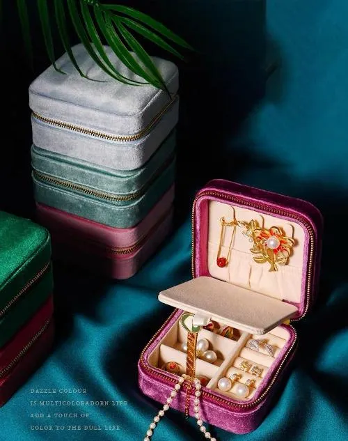 Vintage-Inspired Portable Velvet Travel Jewelry Box